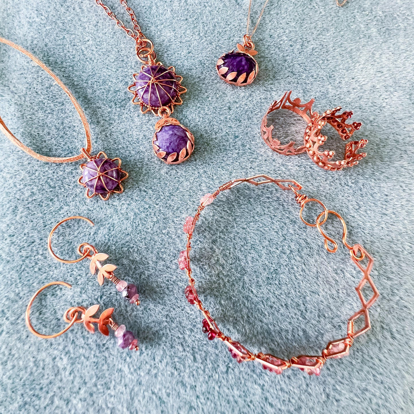 ☀️ Solar Soul Necklace – Charoite & Copper Radiance ☀️ Awaken. Align. Radiate.