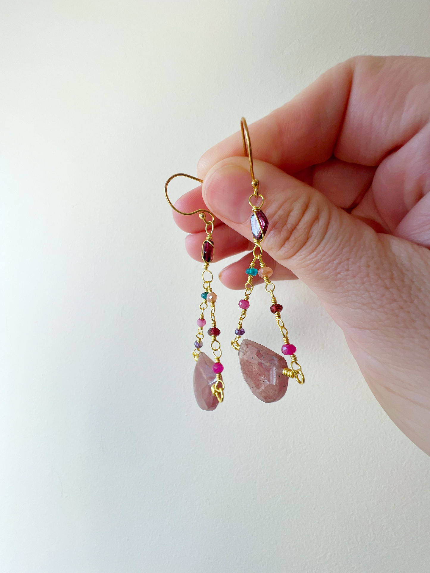 Strawberry Quartz and Garnet gold earrings