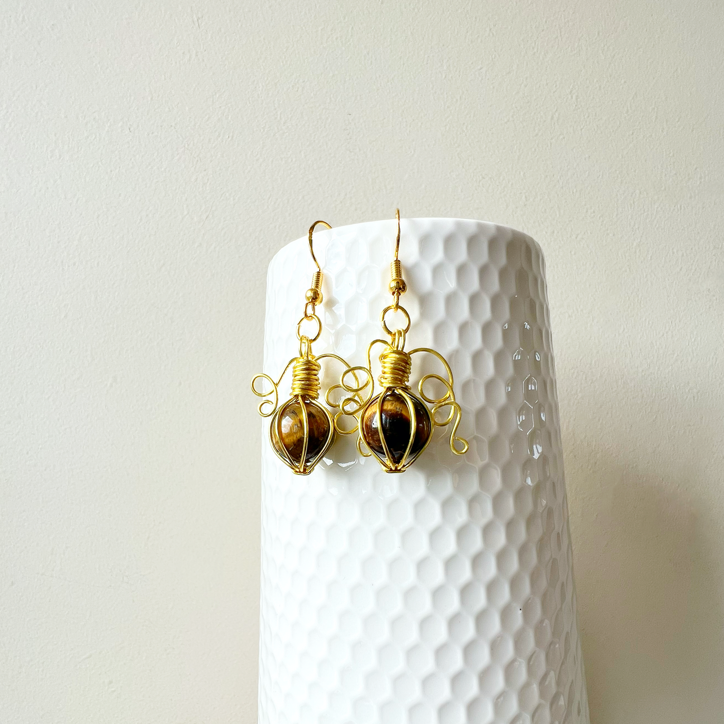 Tigers eye pumpkin earrings in gold