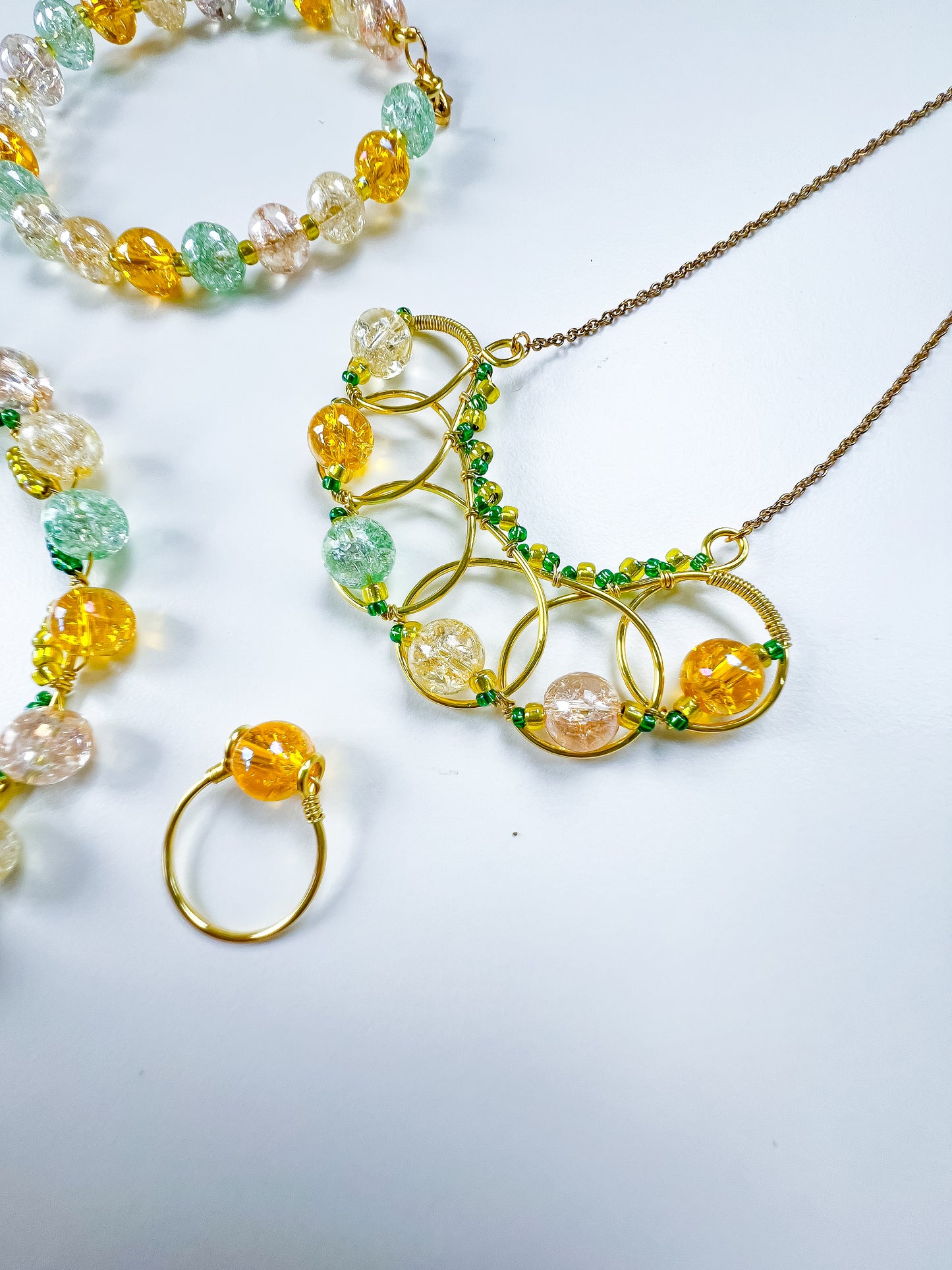 ☀️✨ Golden Loops Crackled Glass Necklace ✨☀️ Jewellery MakerTV Piece 🩷💚