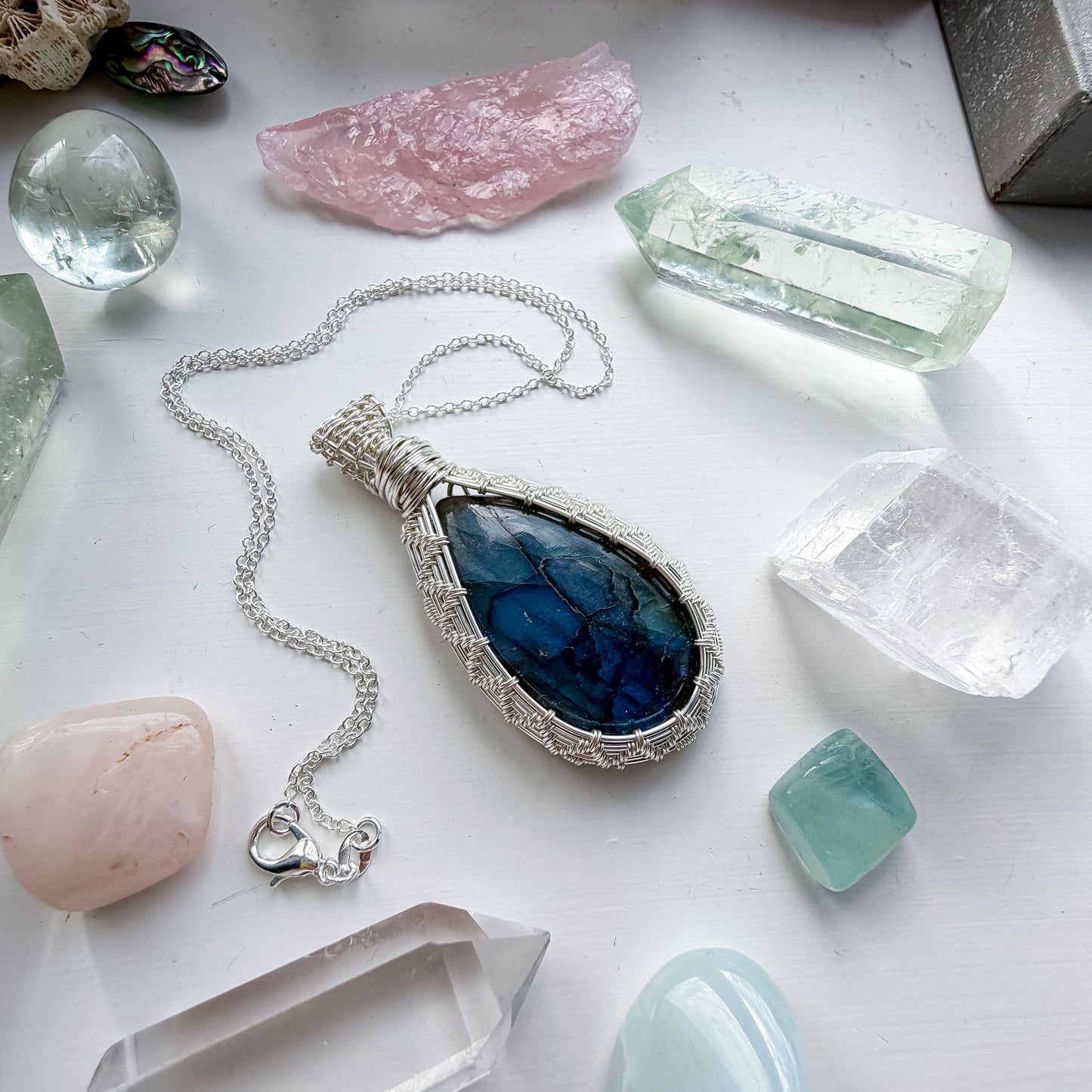 💎✨ Woven with lightening - Blue Green Flash Labradorite ✨💎