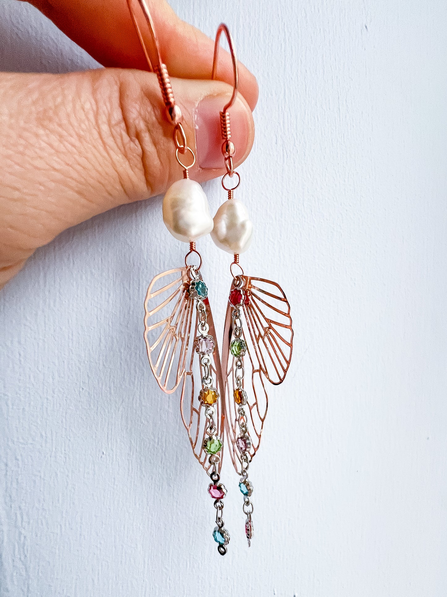 .🦋 Pearl glimmer-wing earrings - rose gold wings