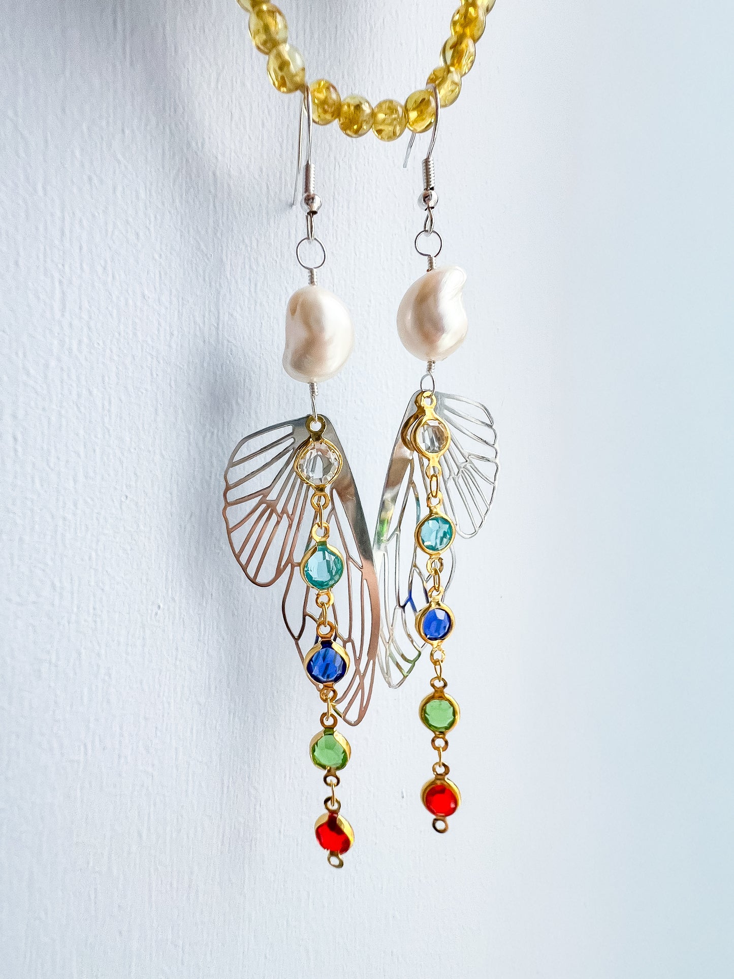 .🦋 Pearl glimmer-wing earrings - silver wing gold chain