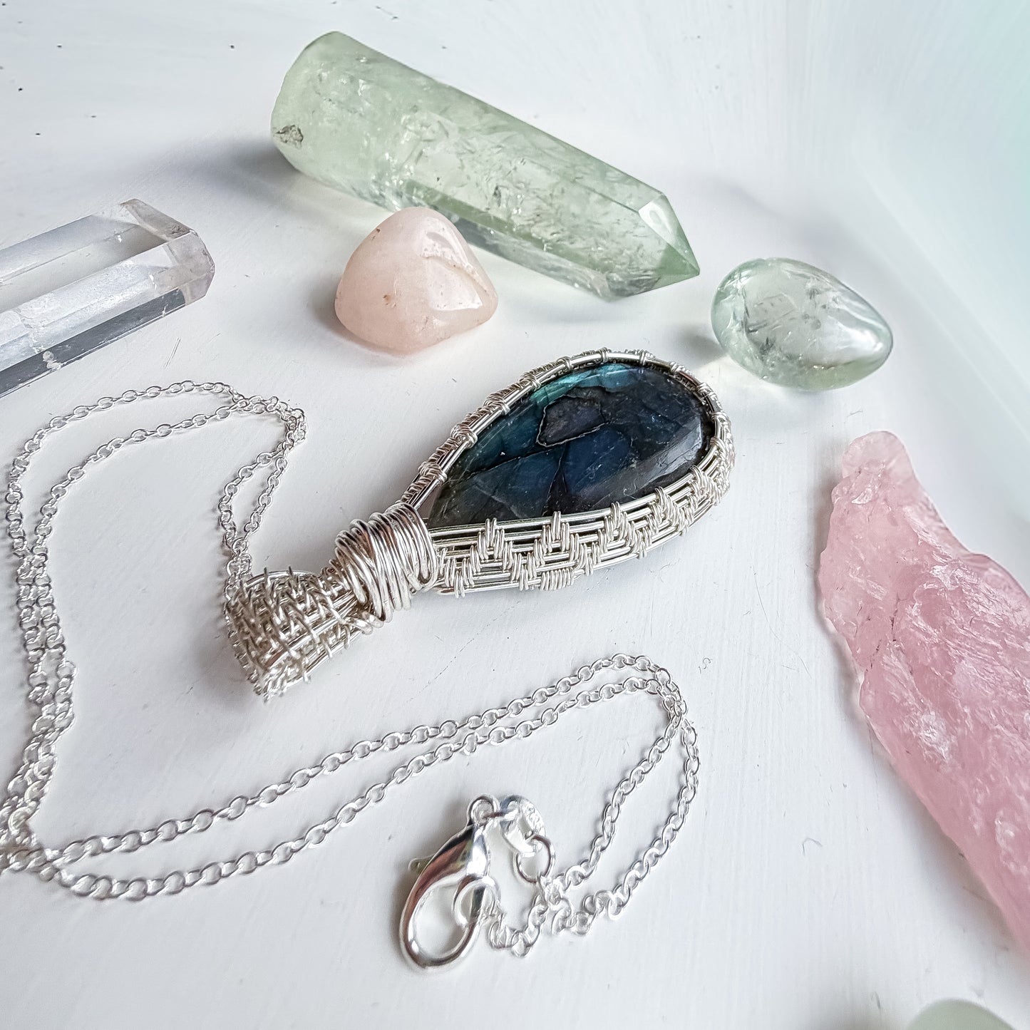 💎✨ Woven with lightening - Blue Green Flash Labradorite ✨💎