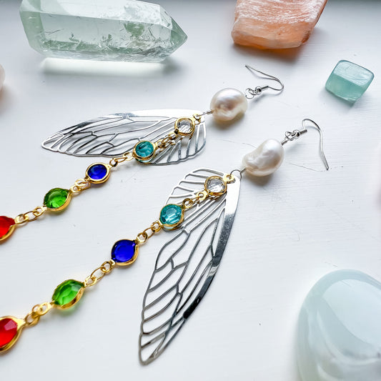 .🦋 Pearl glimmer-wing earrings - silver wing gold chain