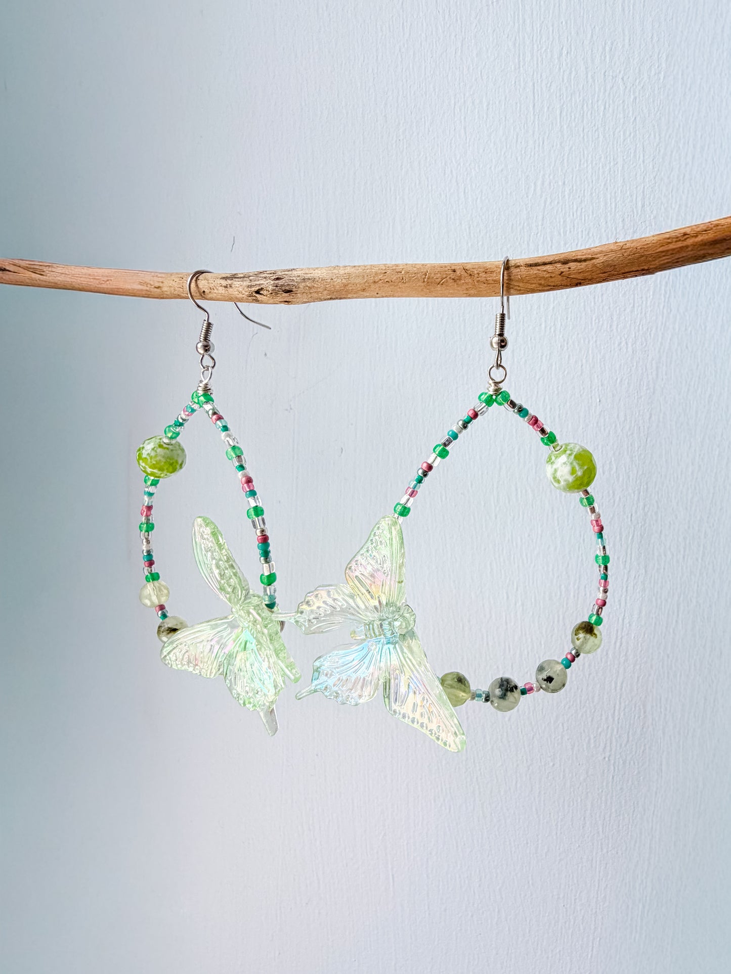 Into the green - Green butterfly + prehnite & green+white agate earrings
