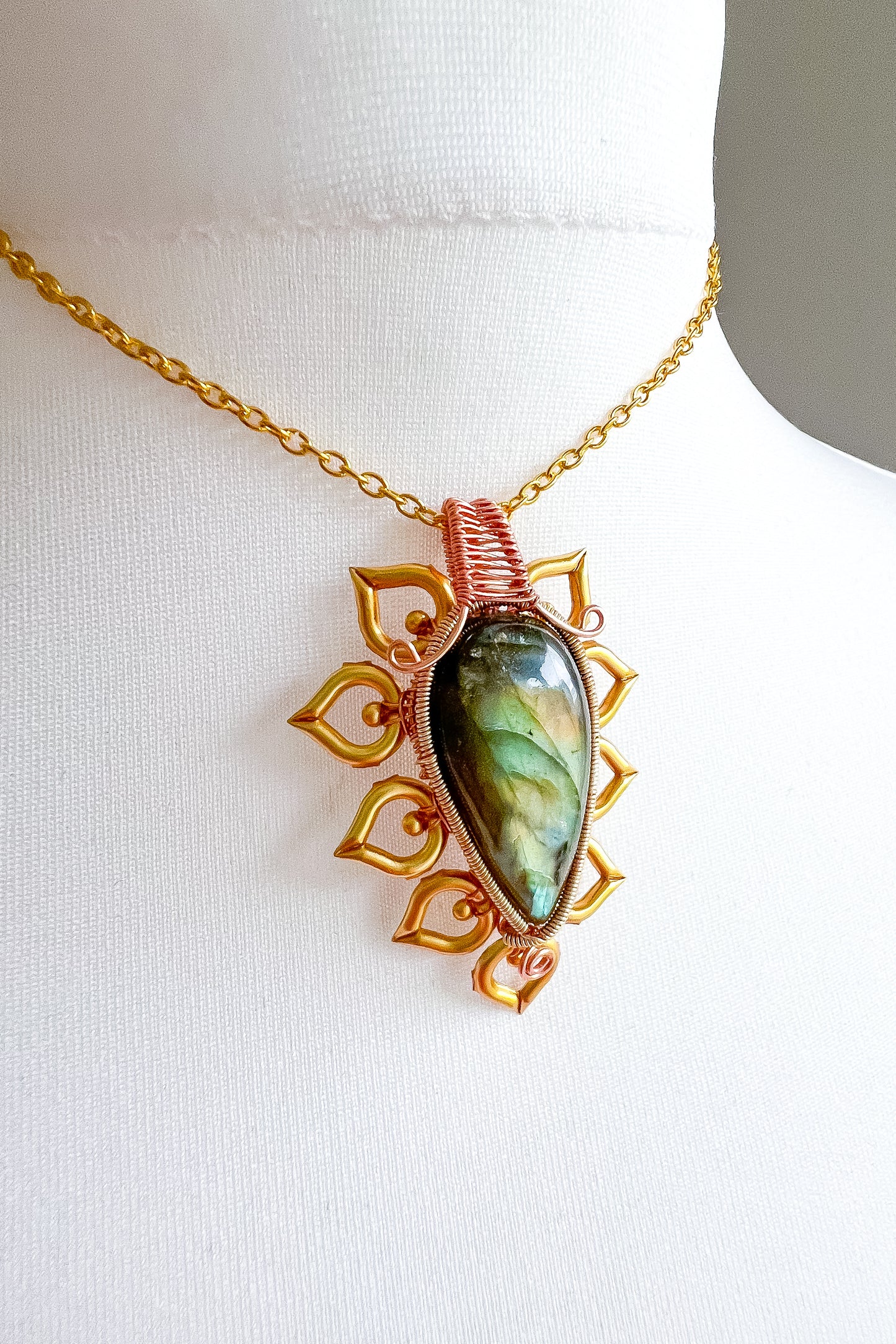 ✨🔥 Fire Burst Labradorite Necklace 🔥✨ Jewellery MakerTV Piece 🩷💚