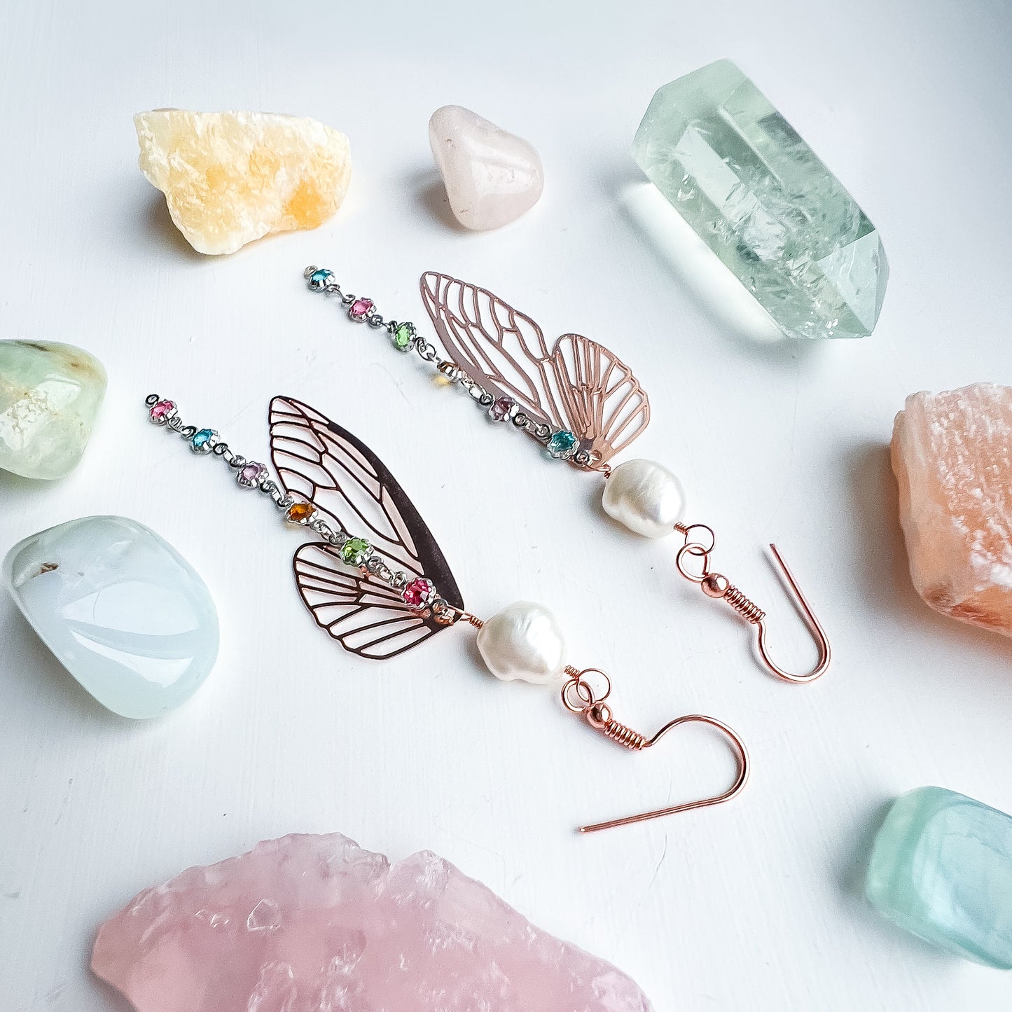 .🦋 Pearl glimmer-wing earrings - rose gold wings