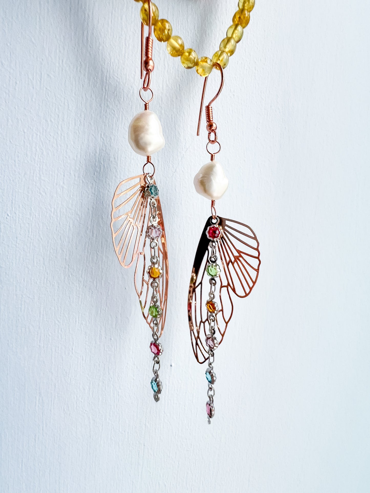 .🦋 Pearl glimmer-wing earrings - rose gold wings