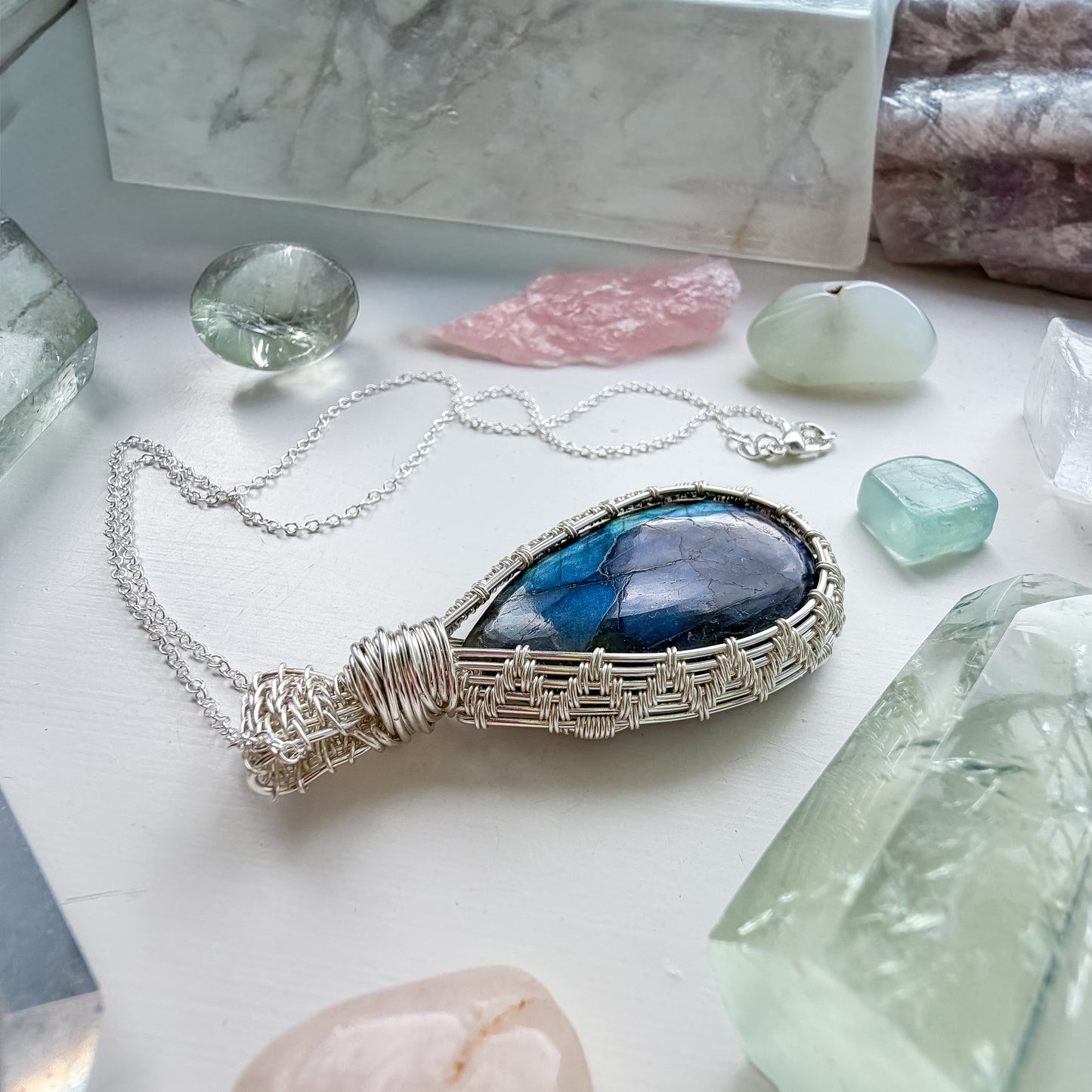 💎✨ Woven with lightening - Blue Green Flash Labradorite ✨💎