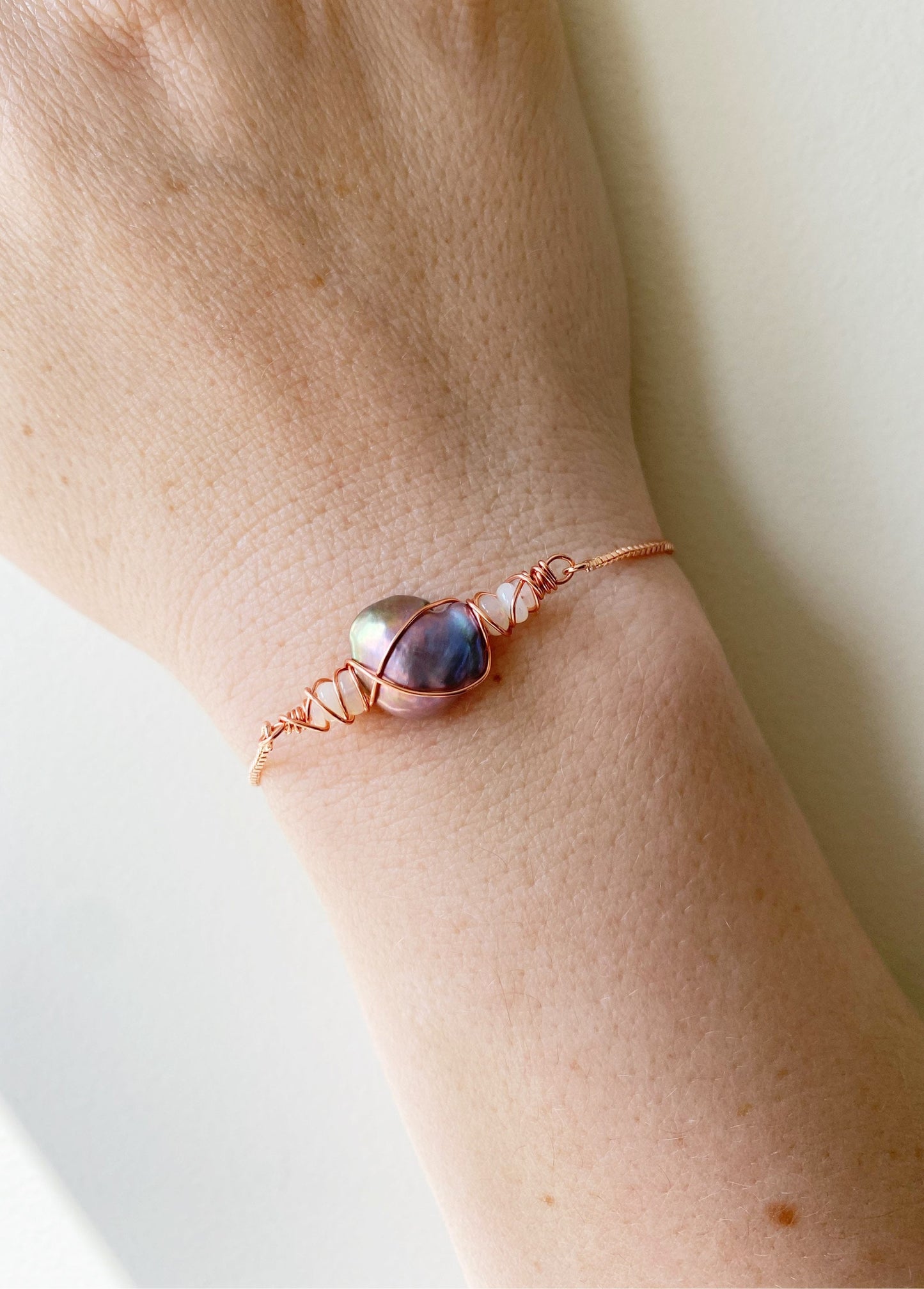 Metallic pearl and opal adjustable bracelet